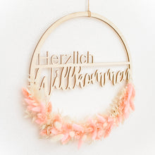 Lade das Bild in den Galerie-Viewer, Holzkranz „Herzlich Willkommen“