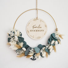 Lade das Bild in den Galerie-Viewer, Türkranz "Familie" inkl. Trockenblumen