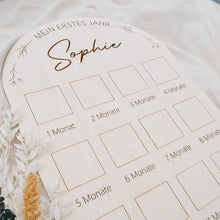 Lade das Bild in den Galerie-Viewer, Meilensteintafel Holz „Mein erstes Jahr“ (personalisiert)