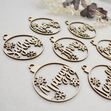 Lade das Bild in den Galerie-Viewer, Weihnachtskugeln - Anhänger aus Holz (personalisiert)