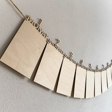 Lade das Bild in den Galerie-Viewer, Girlande "Erstes Jahr"